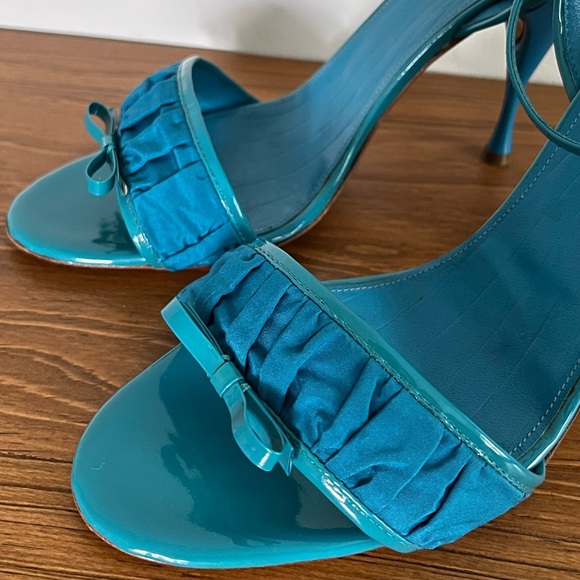 Viktor & Rolf Ruched Satin Patent Leather Bow Ribbon Heels - Picture 3 of 16